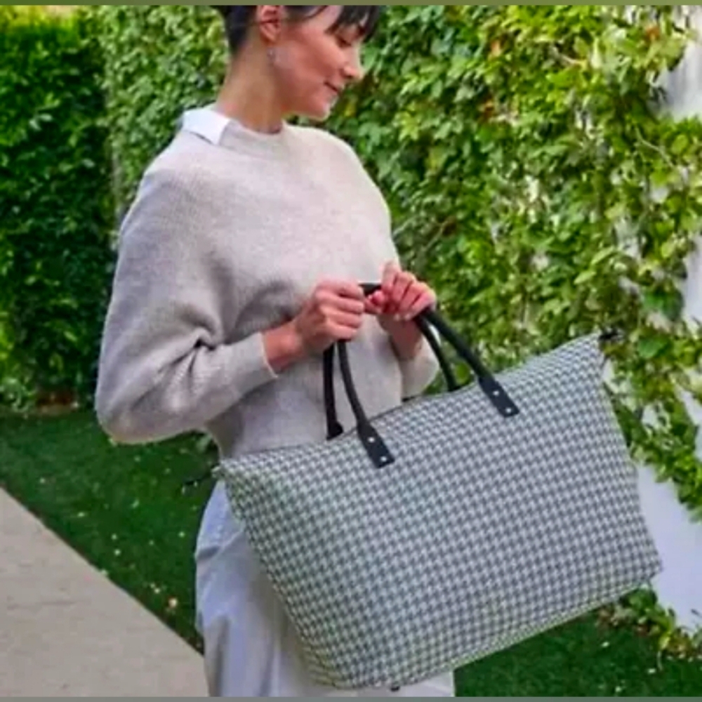 Lulu Dharma Gray Houndstooth Weekender Tote Bag -NWT